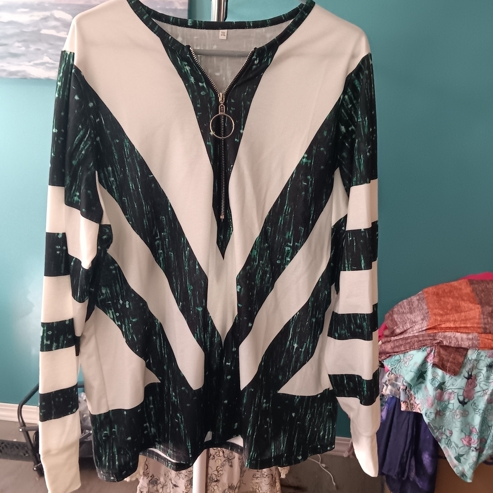 Green and White Zip-Up Top NWOT